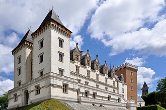 00001-330px-chateeau-de-pau.jpg